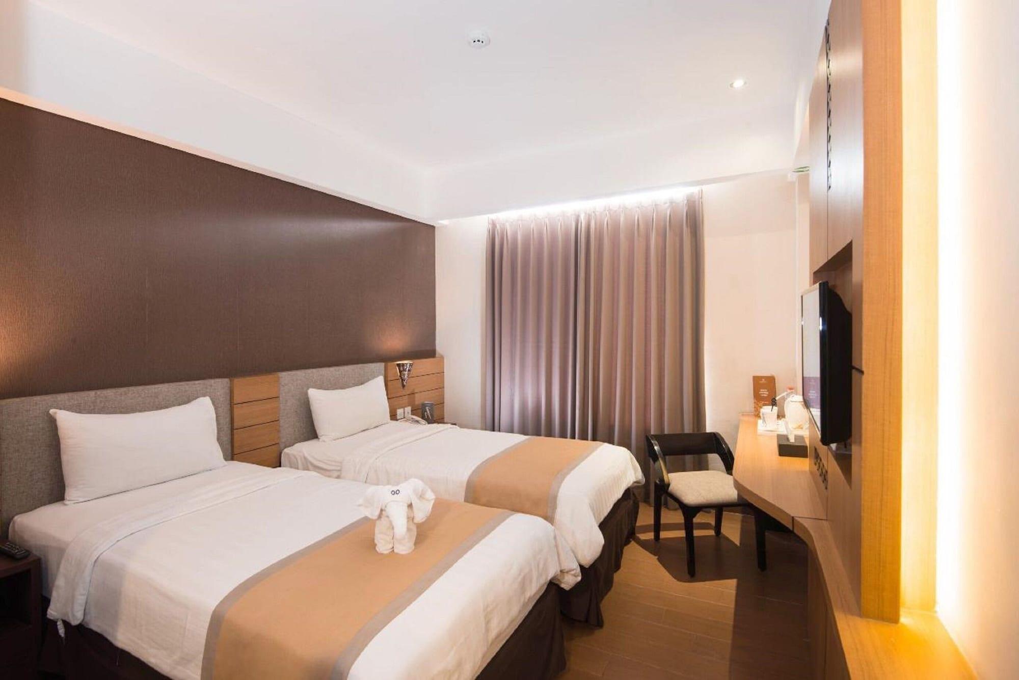 Lynn Hotel By Horison Yogyakarta Exterior foto