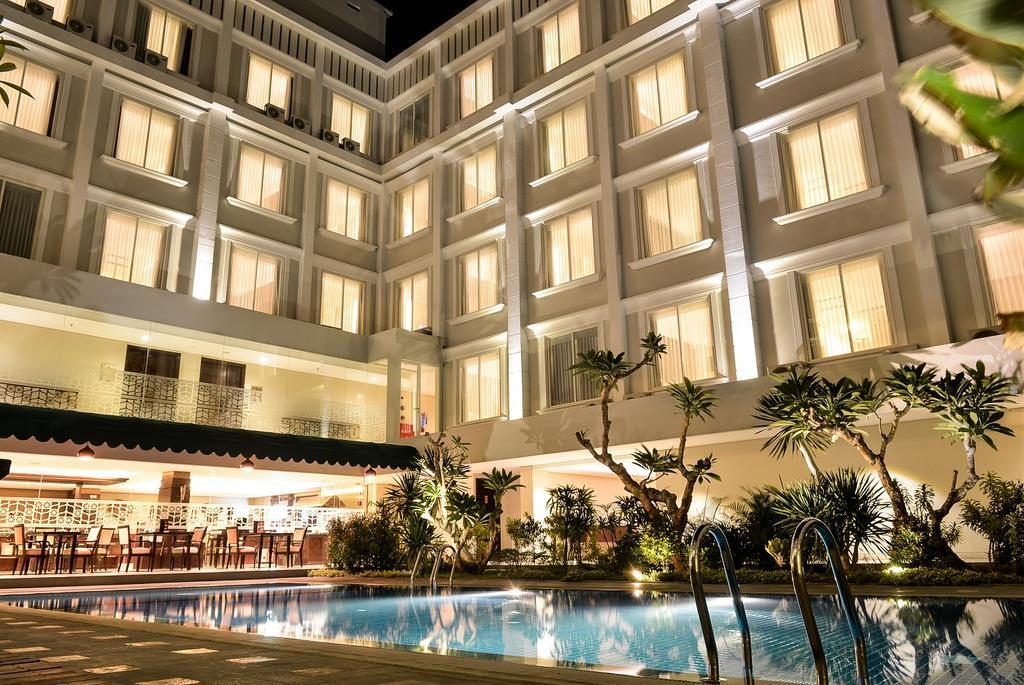 Lynn Hotel By Horison Yogyakarta Exterior foto
