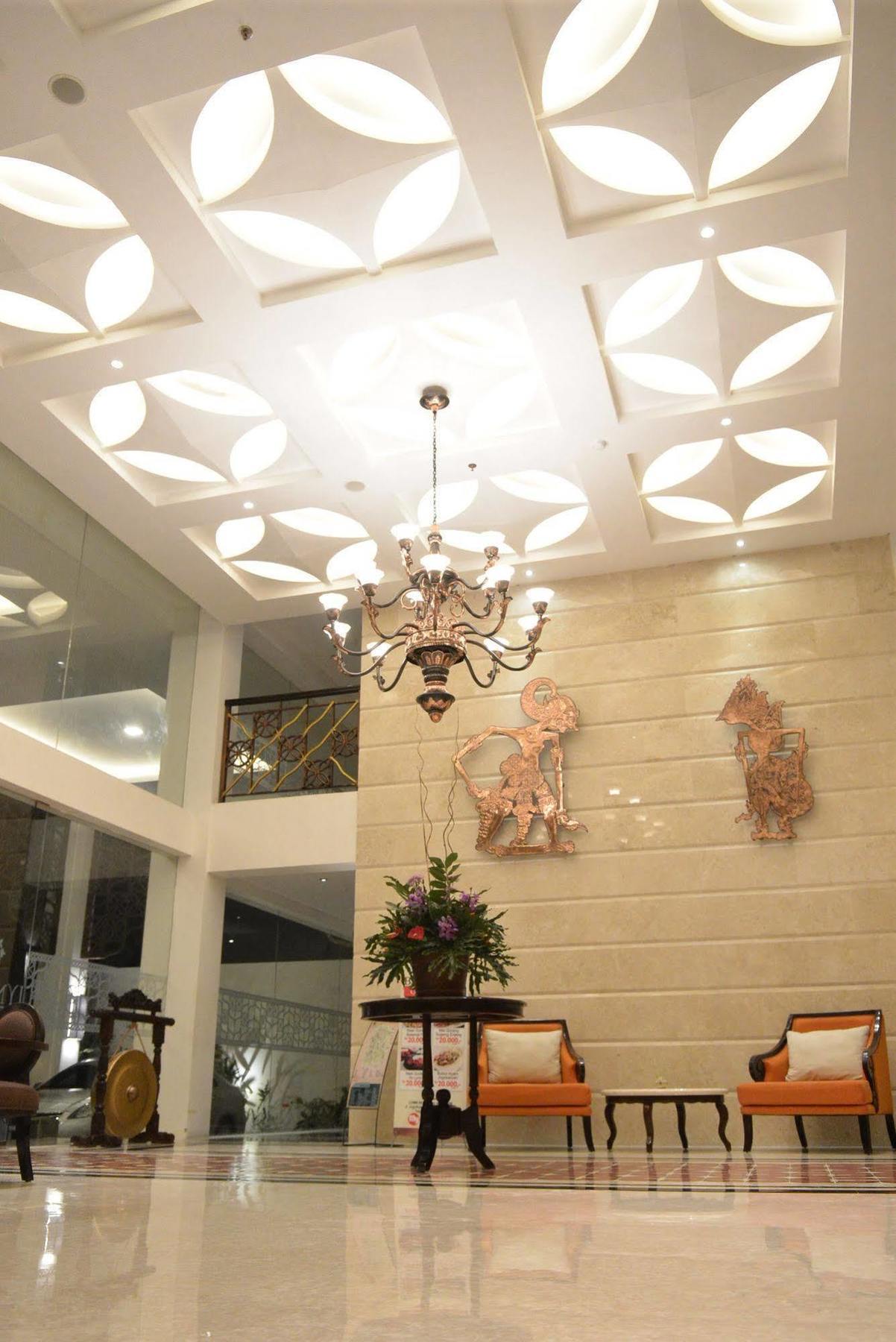 Lynn Hotel By Horison Yogyakarta Exterior foto