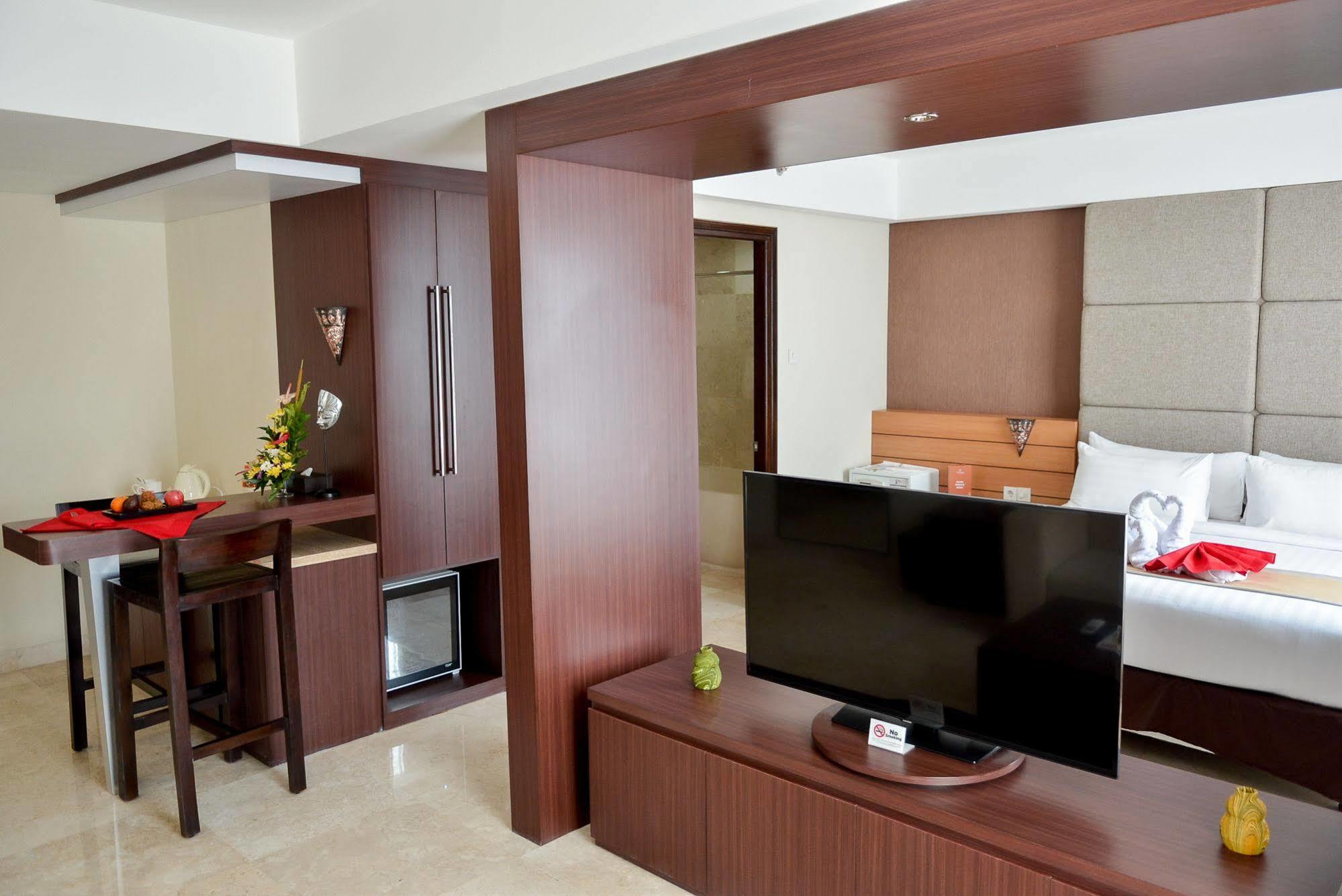 Lynn Hotel By Horison Yogyakarta Exterior foto