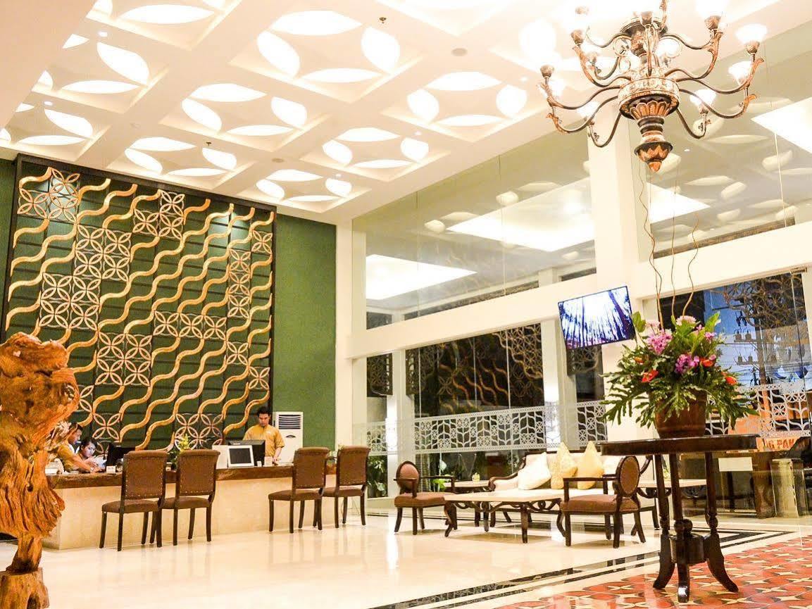 Lynn Hotel By Horison Yogyakarta Exterior foto