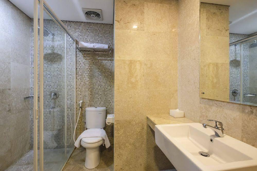 Lynn Hotel By Horison Yogyakarta Exterior foto